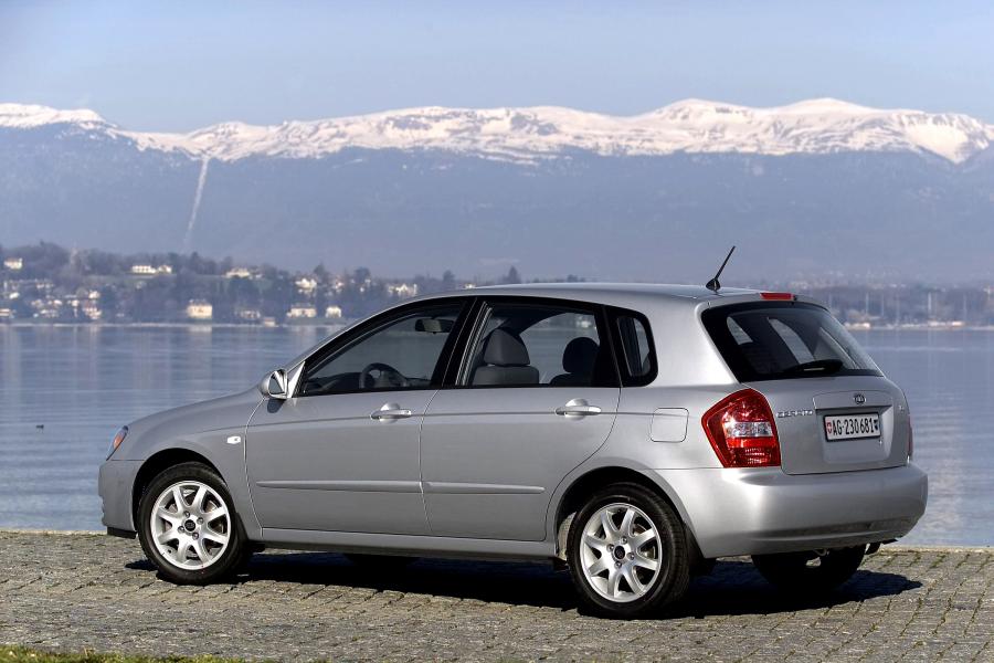  Kia Cerato Hatchback (LD) 2004 года  (WW) (фото 11 из 27)